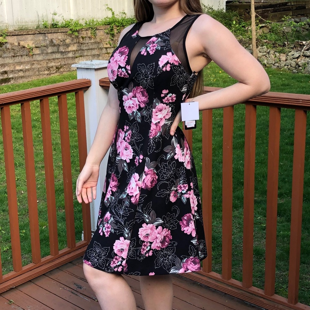 Guess Los Angeles NWT Floral fit and Flare Dress